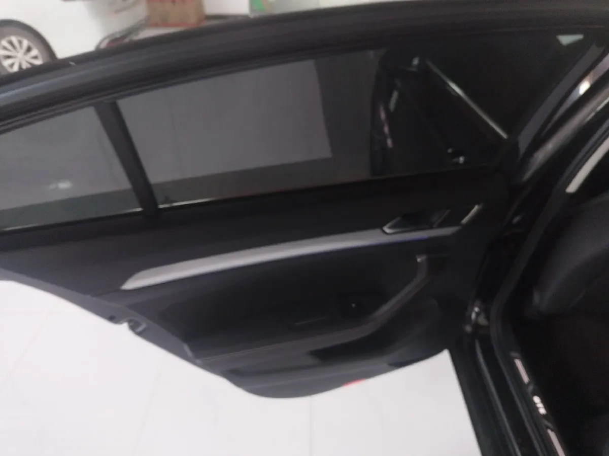 2022 Volkswagen Magotan GTE 1.4T 150HP L4 6DCT PHEV 13KWH,autocango,china used car exporter,china ev exporter,chinese used car exporter,chinese used ev exporter