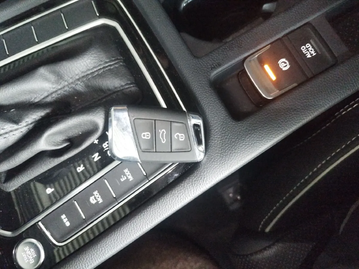 2022 Volkswagen Magotan GTE 1.4T 150HP L4 6DCT PHEV 13KWH,autocango,china used car exporter,china ev exporter,chinese used car exporter,chinese used ev exporter