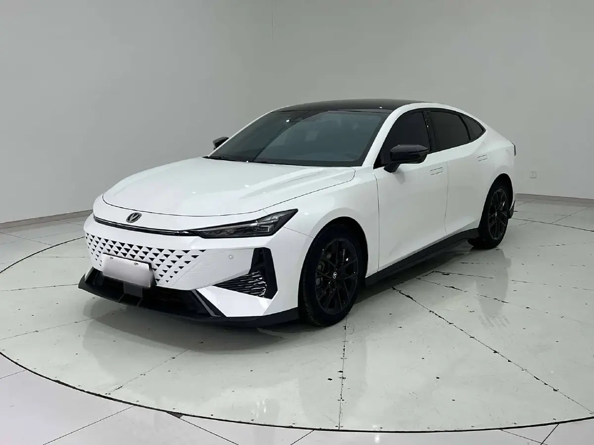 2024 ChangAn UNI-V 1.5T 188HP L4 7DCT