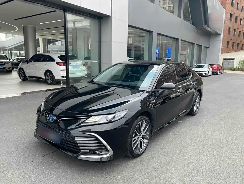 2021 Toyota Camry 2.5L 178HP L4 E-CVT Hybrid