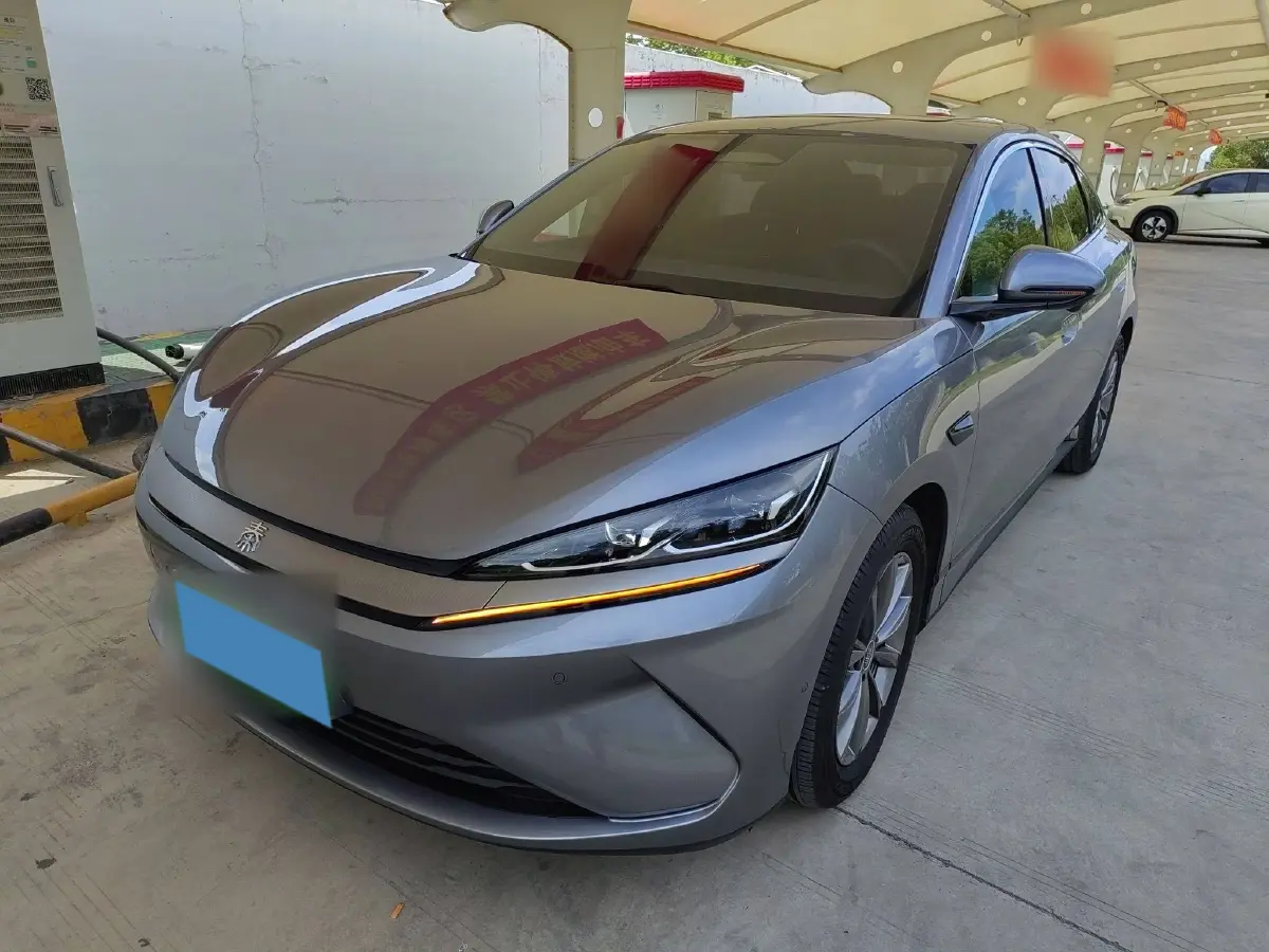 2025 BYD QinL BEV