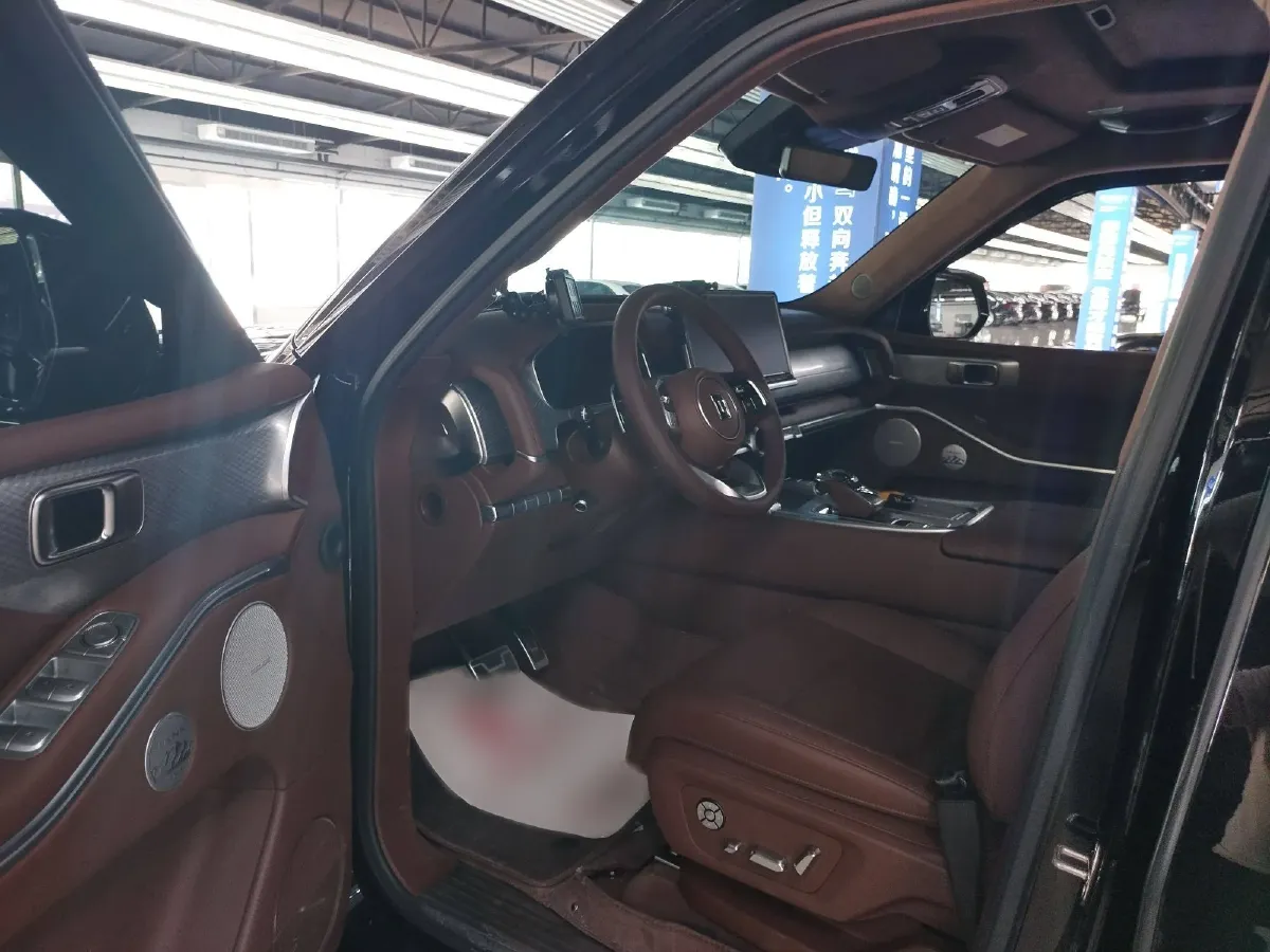 2024 Tank 700 3.0T 360HP V6 9AT PHEV 37.1KWH,autocango,china used car exporter,china ev exporter,chinese used car exporter,chinese used ev exporter