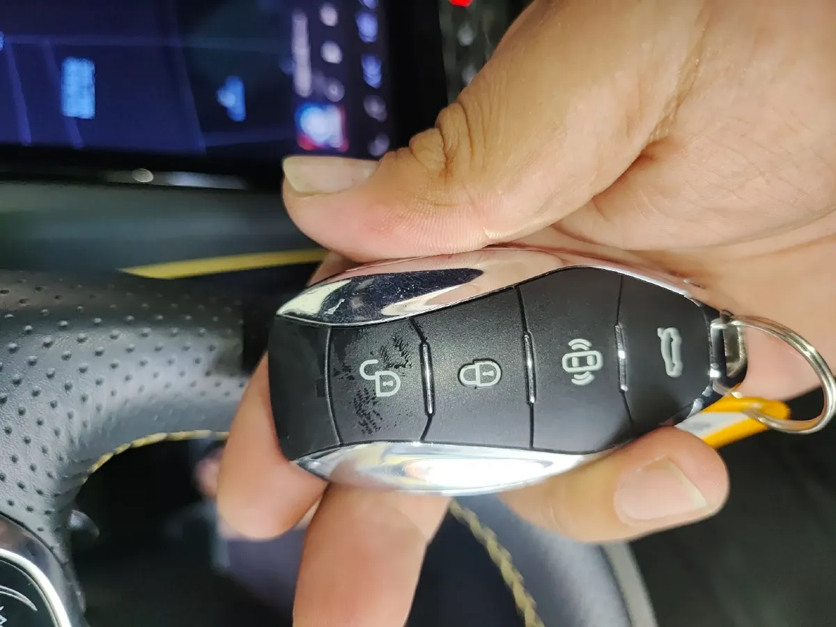 2023 HongQi H6 2.0T 252HP L4 8AT,autocango,china used car exporter,china ev exporter,chinese used car exporter,chinese used ev exporter