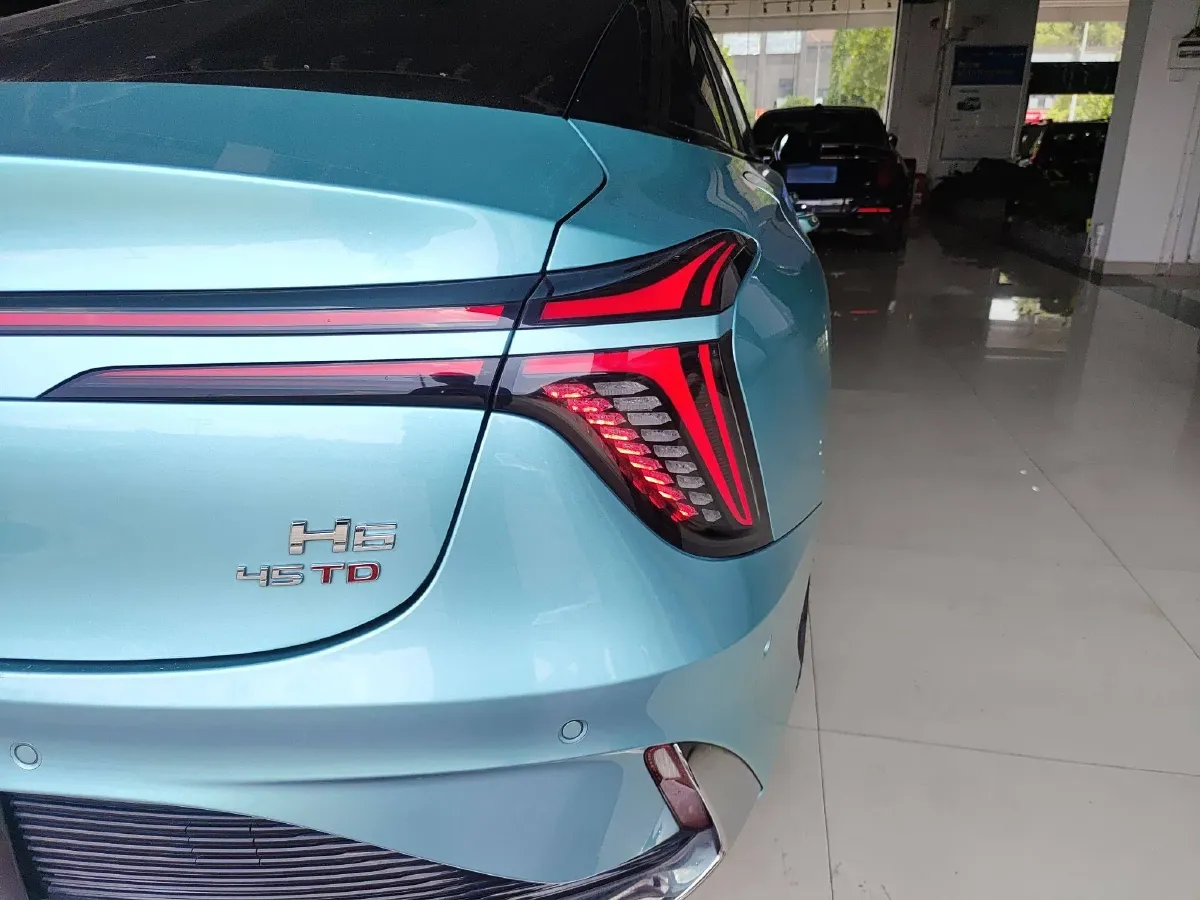 2023 HongQi H6 2.0T 252HP L4 8AT,autocango,china used car exporter,china ev exporter,chinese used car exporter,chinese used ev exporter