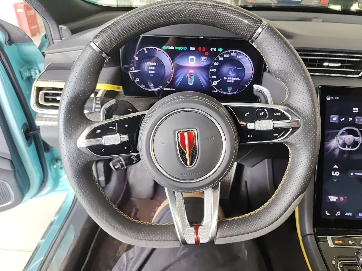 2023 HongQi H6 2.0T 252HP L4 8AT,autocango,china used car exporter,china ev exporter,chinese used car exporter,chinese used ev exporter