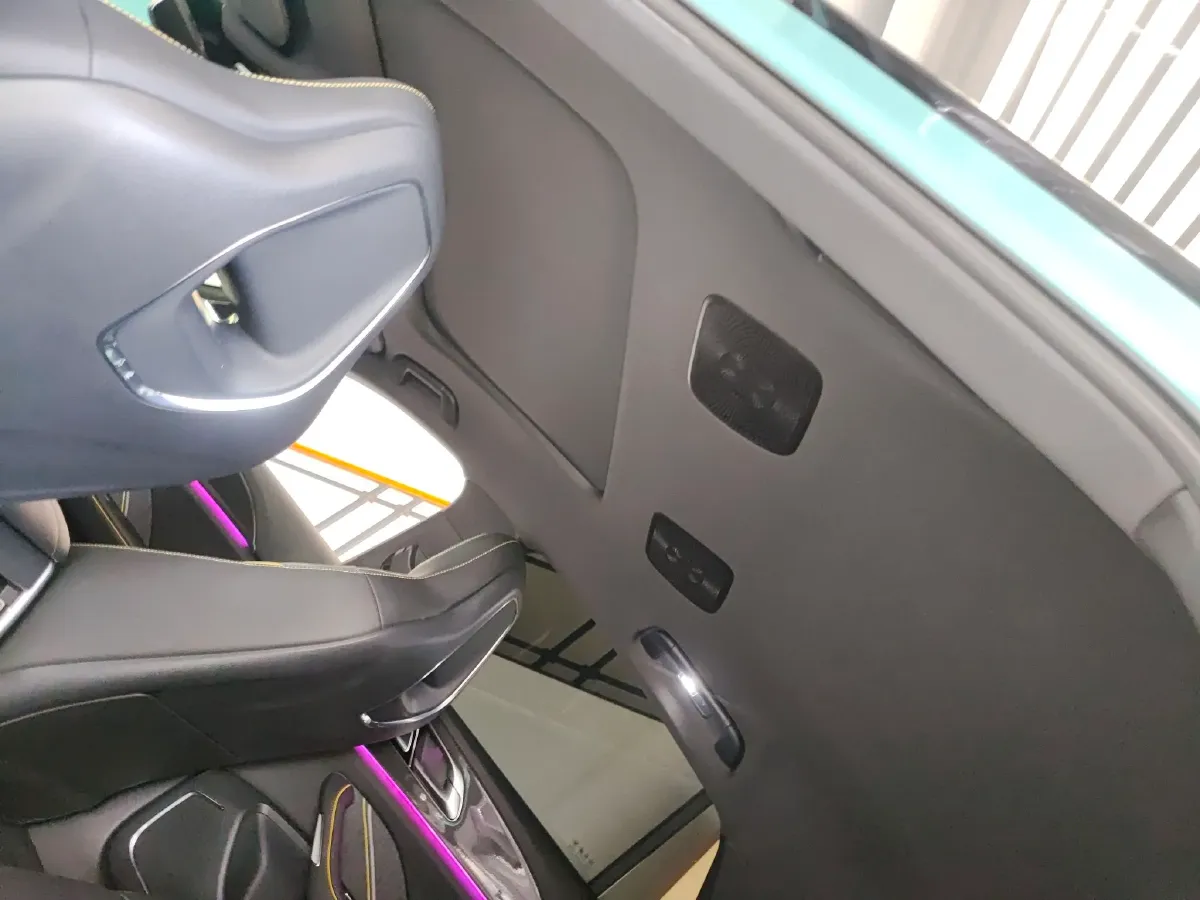 2023 HongQi H6 2.0T 252HP L4 8AT,autocango,china used car exporter,china ev exporter,chinese used car exporter,chinese used ev exporter