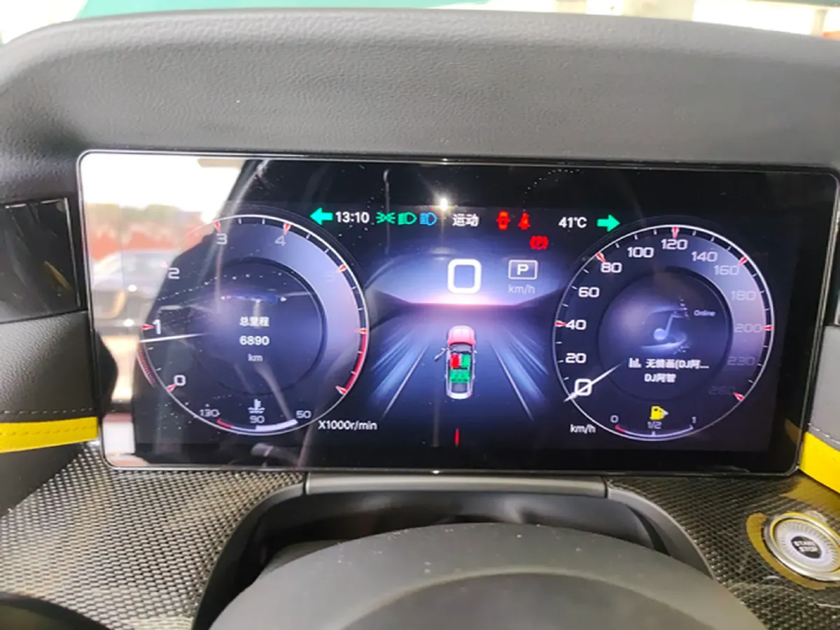 2023 HongQi H6 2.0T 252HP L4 8AT,autocango,china used car exporter,china ev exporter,chinese used car exporter,chinese used ev exporter