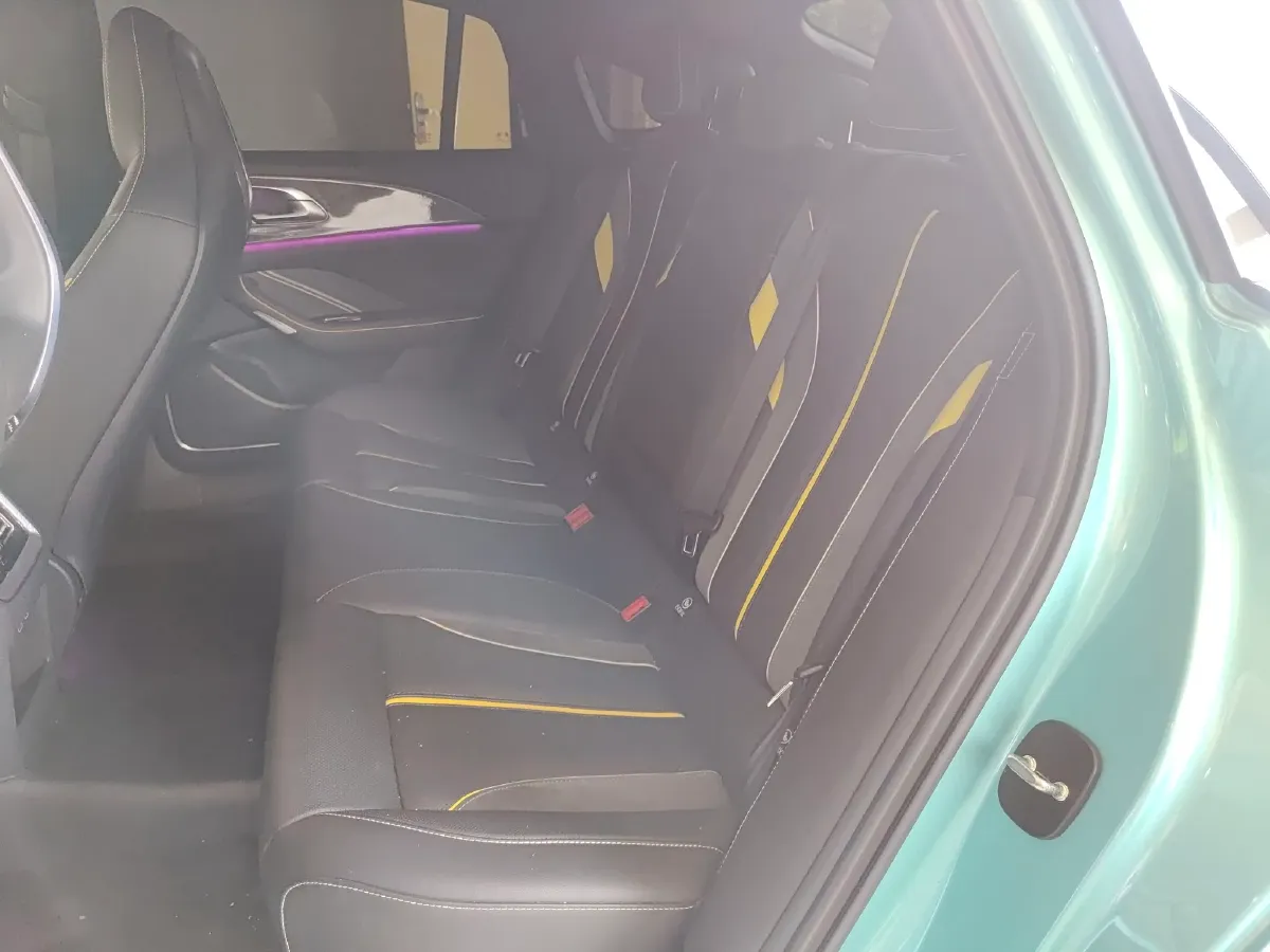 2023 HongQi H6 2.0T 252HP L4 8AT,autocango,china used car exporter,china ev exporter,chinese used car exporter,chinese used ev exporter