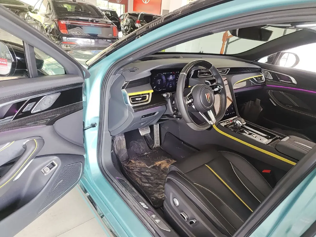 2023 HongQi H6 2.0T 252HP L4 8AT,autocango,china used car exporter,china ev exporter,chinese used car exporter,chinese used ev exporter