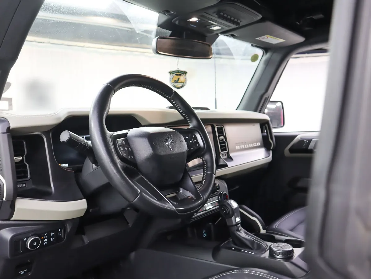 2024 Ford Bronco 2.3T 275HP L4 10AT,autocango,china used car exporter,china ev exporter,chinese used car exporter,chinese used ev exporter