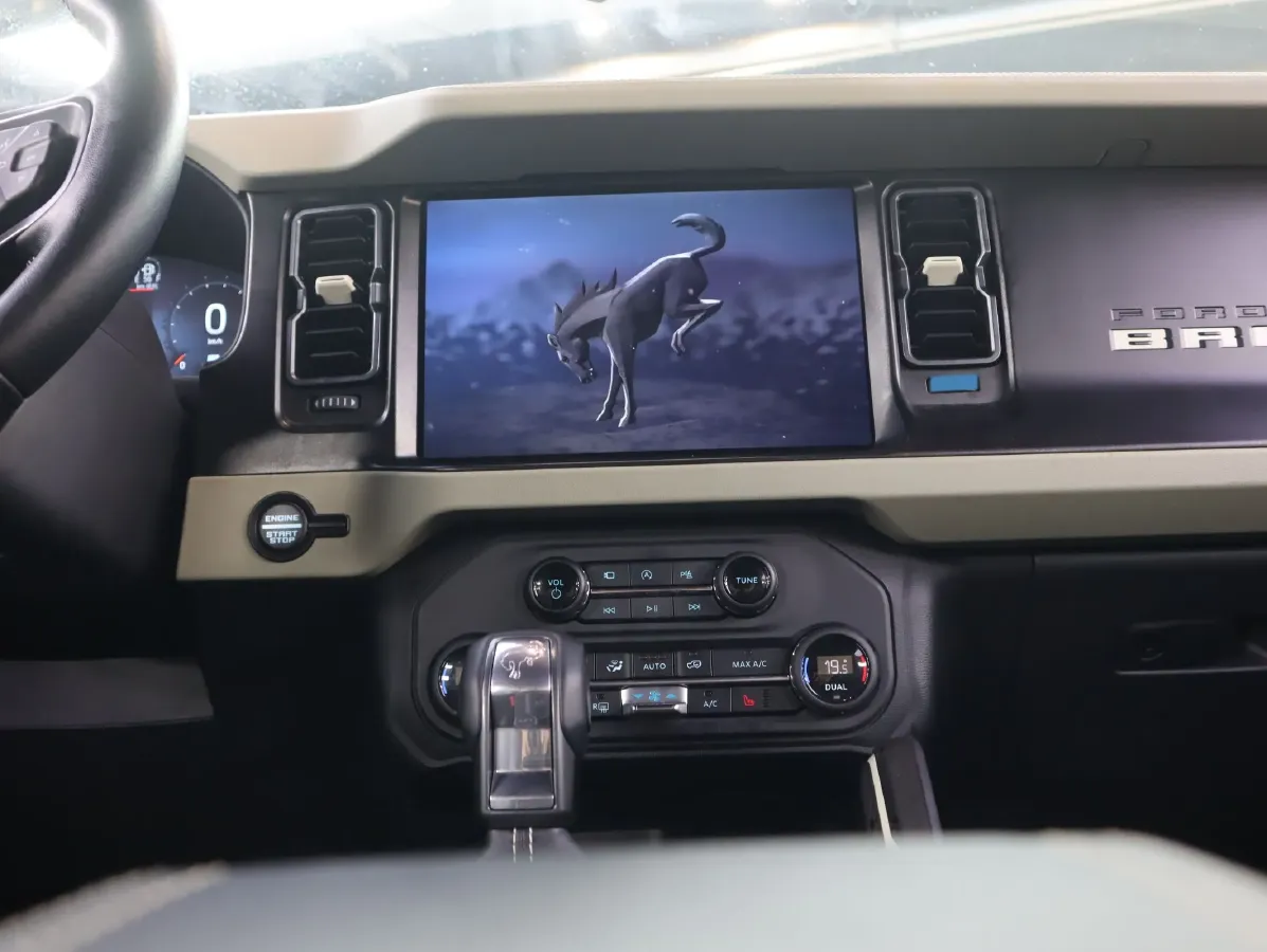 2024 Ford Bronco 2.3T 275HP L4 10AT,autocango,china used car exporter,china ev exporter,chinese used car exporter,chinese used ev exporter