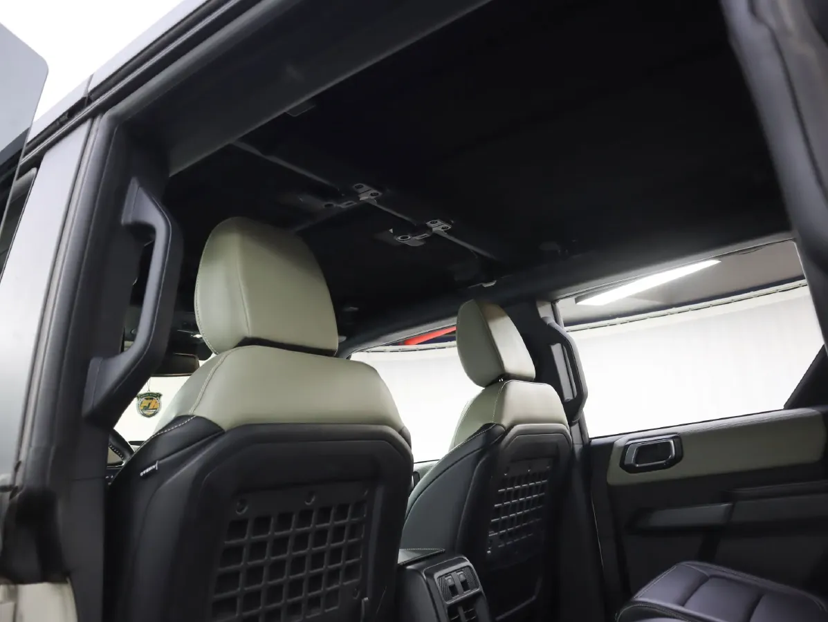 2024 Ford Bronco 2.3T 275HP L4 10AT,autocango,china used car exporter,china ev exporter,chinese used car exporter,chinese used ev exporter