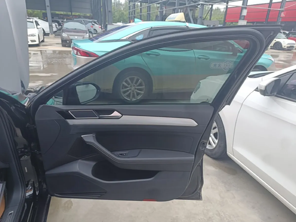 2022 Volkswagen Magotan GTE 1.4T 150HP L4 6DCT PHEV 13KWH,autocango,china used car exporter,china ev exporter,chinese used car exporter,chinese used ev exporter