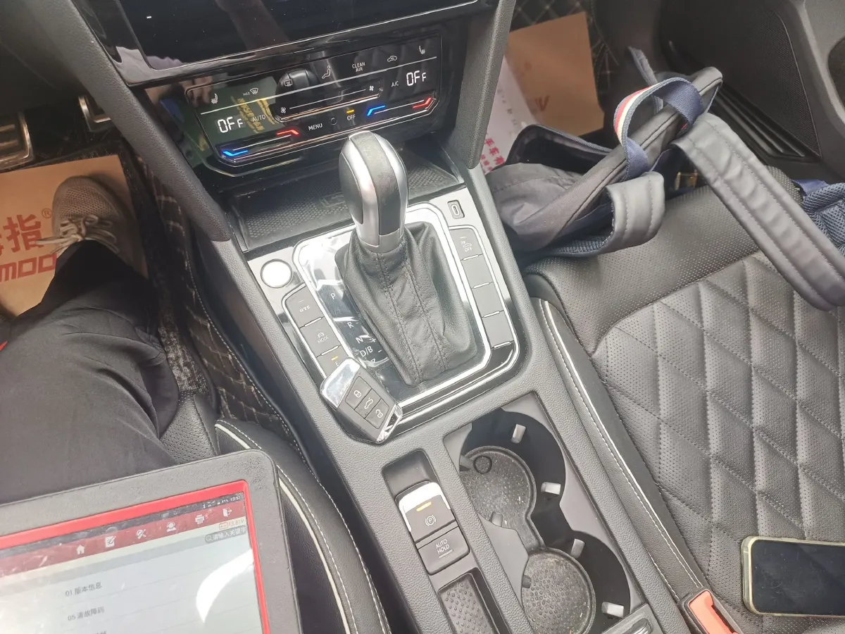 2022 Volkswagen Magotan GTE 1.4T 150HP L4 6DCT PHEV 13KWH,autocango,china used car exporter,china ev exporter,chinese used car exporter,chinese used ev exporter