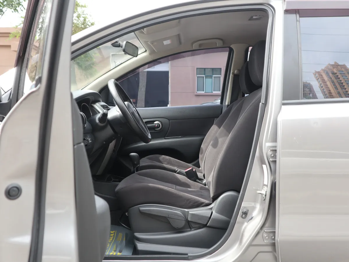 2013 Nissan Livina 1.6L 124HP L4 CVT,autocango,china used car exporter,china ev exporter,chinese used car exporter,chinese used ev exporter