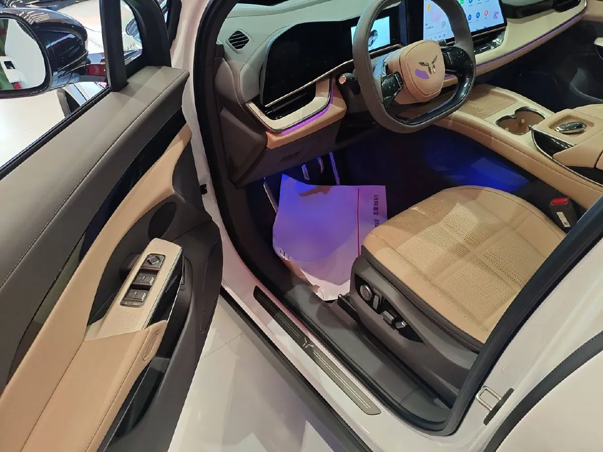 2025 HongQi TianGong 08 BEV 85KWH,autocango,china used car exporter,china ev exporter,chinese used car exporter,chinese used ev exporter