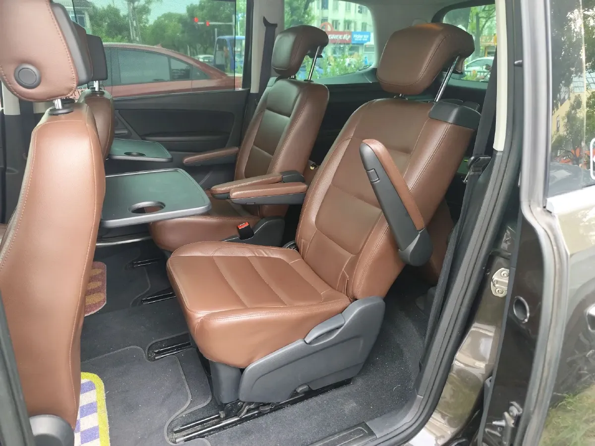 2018 Volkswagen Sharan 2.0T 220HP L4 6DCT,autocango,china used car exporter,china ev exporter,chinese used car exporter,chinese used ev exporter