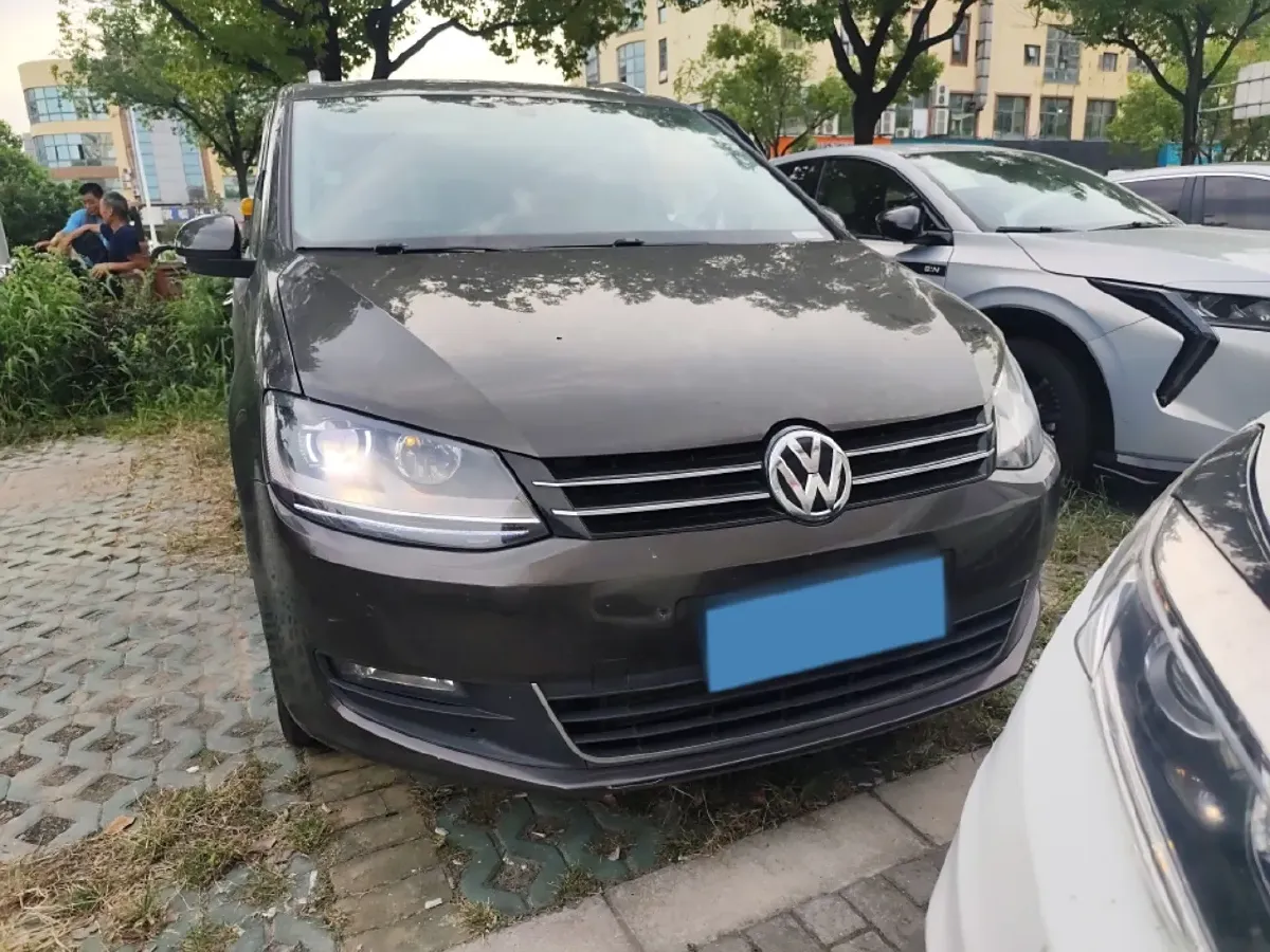 2018 Volkswagen Sharan 2.0T 220HP L4 6DCT,autocango,china used car exporter,china ev exporter,chinese used car exporter,chinese used ev exporter