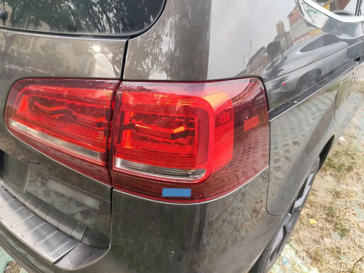 2018 Volkswagen Sharan 2.0T 220HP L4 6DCT,autocango,china used car exporter,china ev exporter,chinese used car exporter,chinese used ev exporter