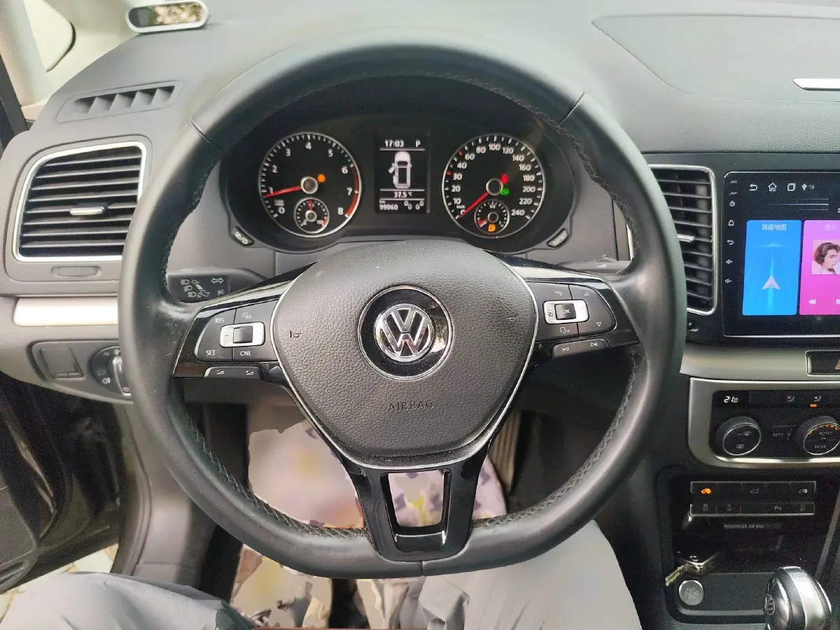 2018 Volkswagen Sharan 2.0T 220HP L4 6DCT,autocango,china used car exporter,china ev exporter,chinese used car exporter,chinese used ev exporter
