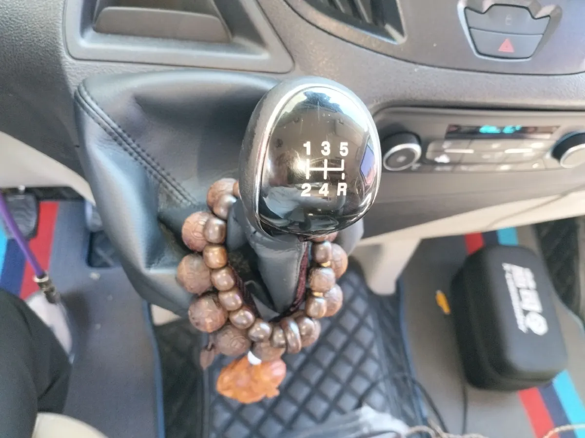 2016 Ford Tourneo 2.0T 203HP L4 5MT,autocango,china used car exporter,china ev exporter,chinese used car exporter,chinese used ev exporter