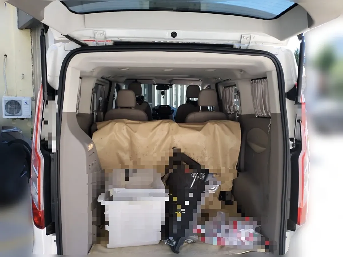 2016 Ford Tourneo 2.0T 203HP L4 5MT,autocango,china used car exporter,china ev exporter,chinese used car exporter,chinese used ev exporter