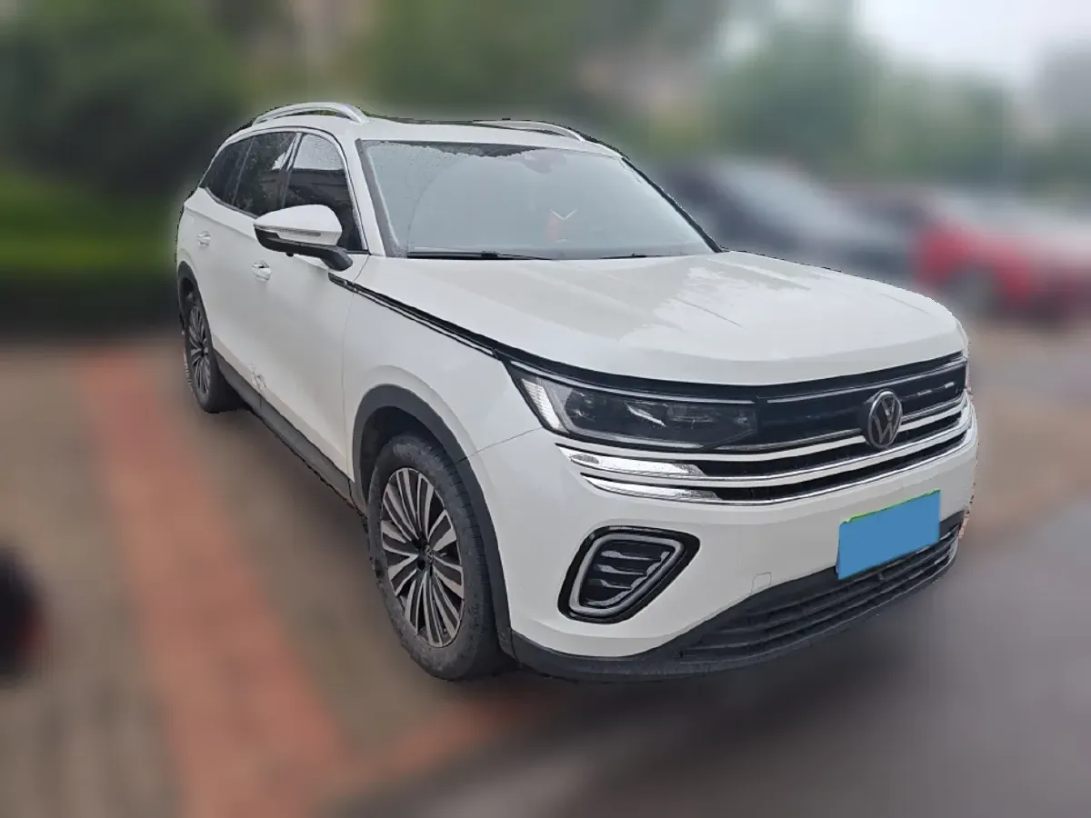 2023 Volkswagen Tavendor 2.0T 186HP L4 7DCT,autocango,china used car exporter,china ev exporter,chinese used car exporter,chinese used ev exporter