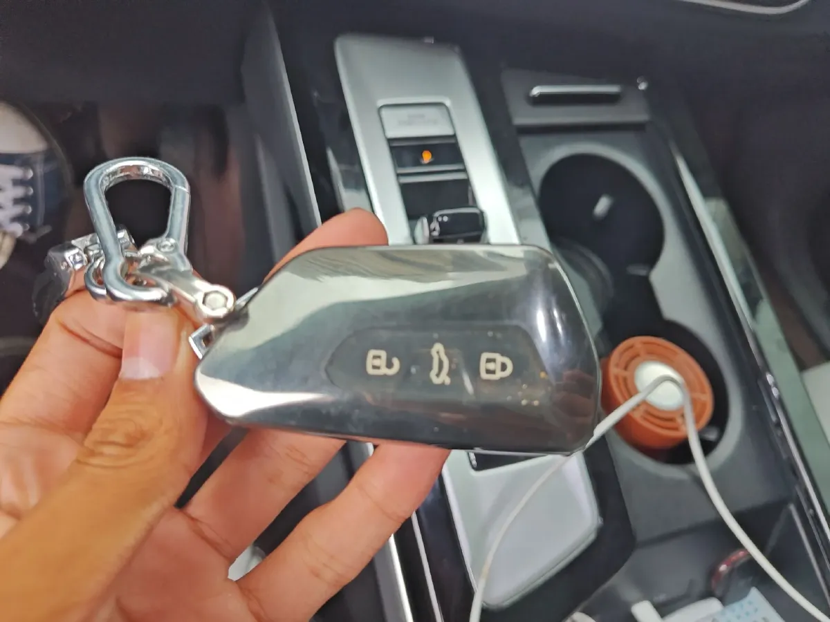 2023 Volkswagen Tavendor 2.0T 186HP L4 7DCT,autocango,china used car exporter,china ev exporter,chinese used car exporter,chinese used ev exporter