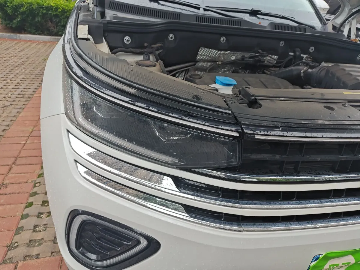 2023 Volkswagen Tavendor 2.0T 186HP L4 7DCT,autocango,china used car exporter,china ev exporter,chinese used car exporter,chinese used ev exporter