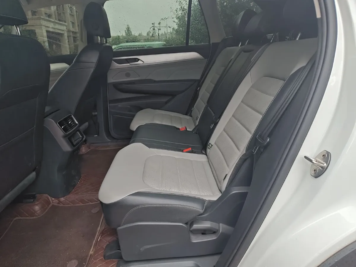 2023 Volkswagen Tavendor 2.0T 186HP L4 7DCT,autocango,china used car exporter,china ev exporter,chinese used car exporter,chinese used ev exporter