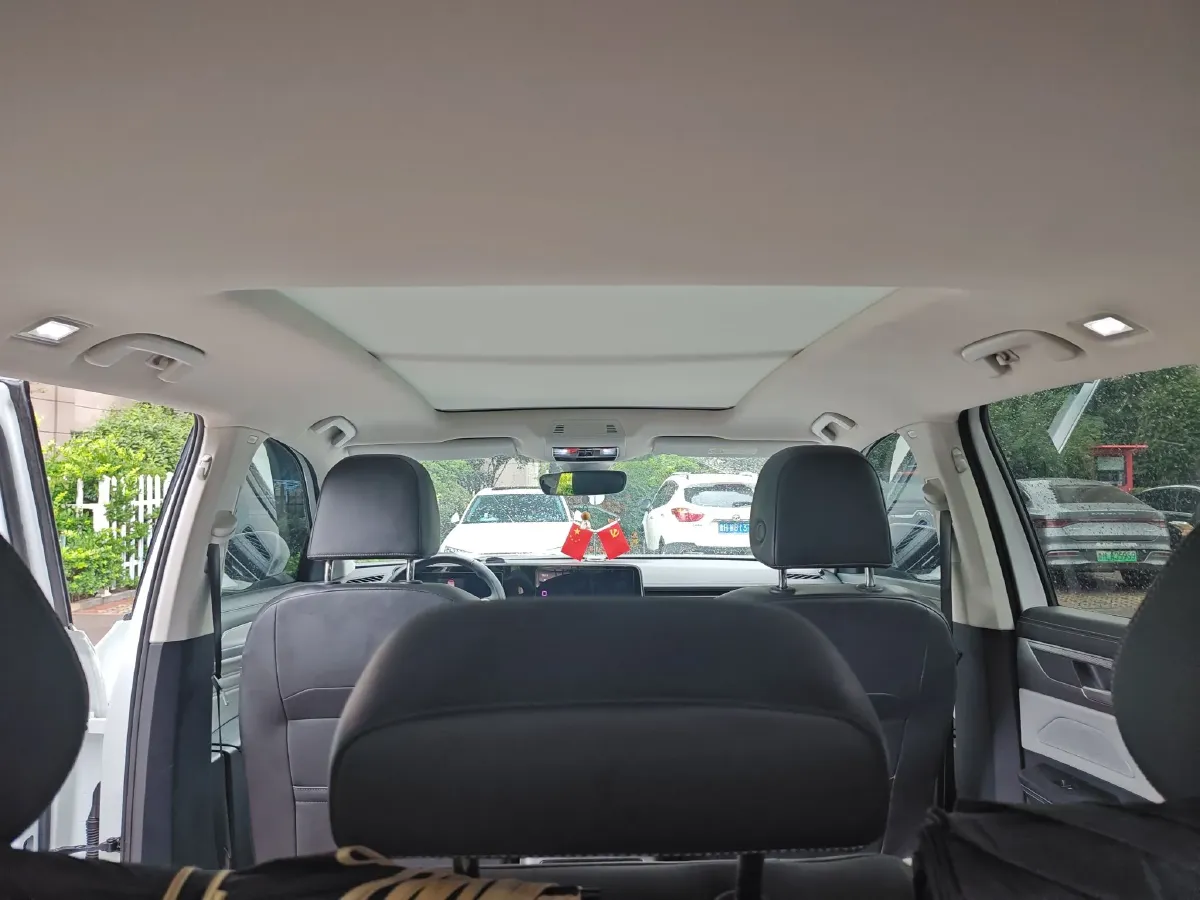 2023 Volkswagen Tavendor 2.0T 186HP L4 7DCT,autocango,china used car exporter,china ev exporter,chinese used car exporter,chinese used ev exporter