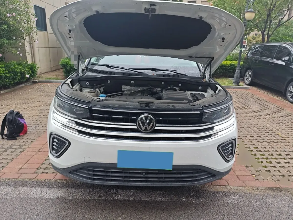 2023 Volkswagen Tavendor 2.0T 186HP L4 7DCT,autocango,china used car exporter,china ev exporter,chinese used car exporter,chinese used ev exporter