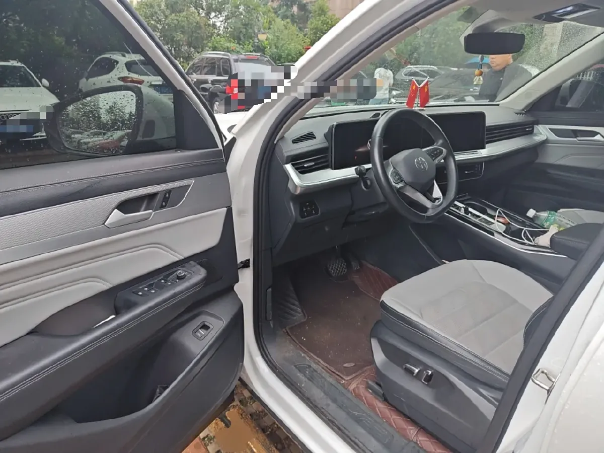 2023 Volkswagen Tavendor 2.0T 186HP L4 7DCT,autocango,china used car exporter,china ev exporter,chinese used car exporter,chinese used ev exporter