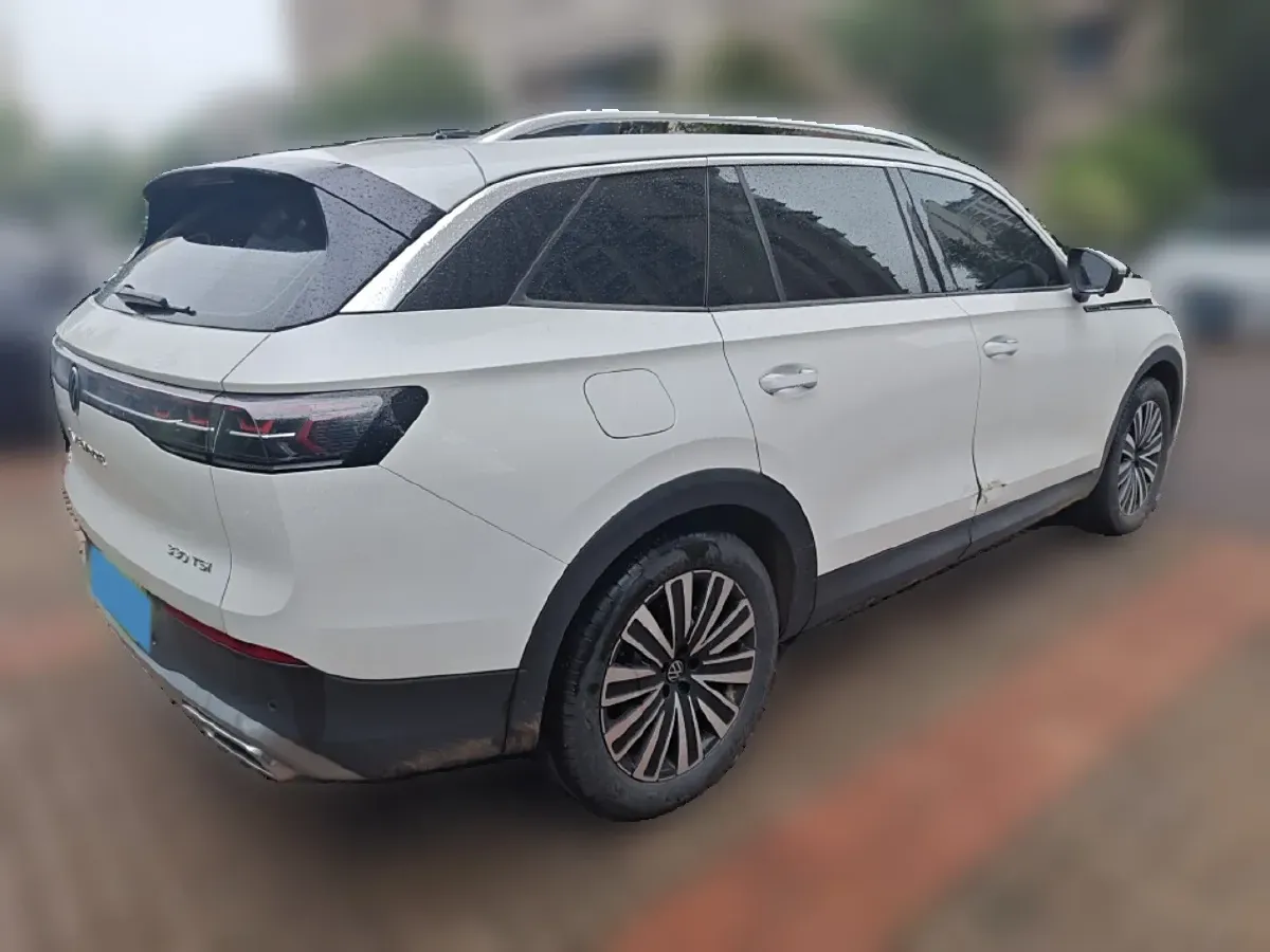 2023 Volkswagen Tavendor 2.0T 186HP L4 7DCT,autocango,china used car exporter,china ev exporter,chinese used car exporter,chinese used ev exporter