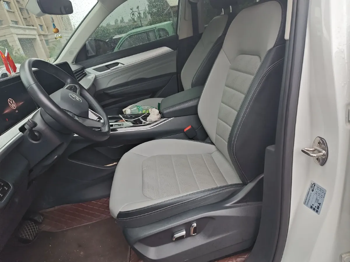 2023 Volkswagen Tavendor 2.0T 186HP L4 7DCT,autocango,china used car exporter,china ev exporter,chinese used car exporter,chinese used ev exporter