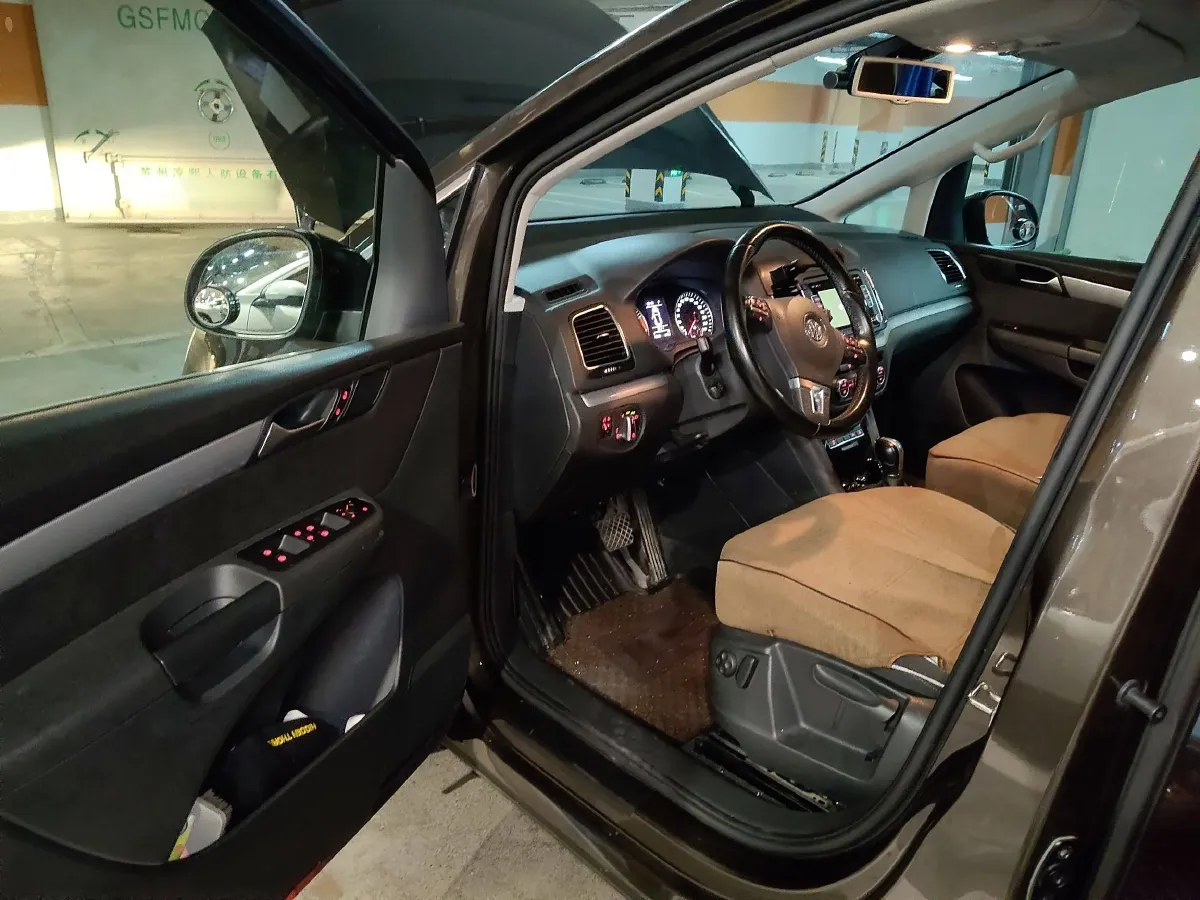 2014 Volkswagen Sharan 2.0T 200HP L4 6DCT,autocango,china used car exporter,china ev exporter,chinese used car exporter,chinese used ev exporter