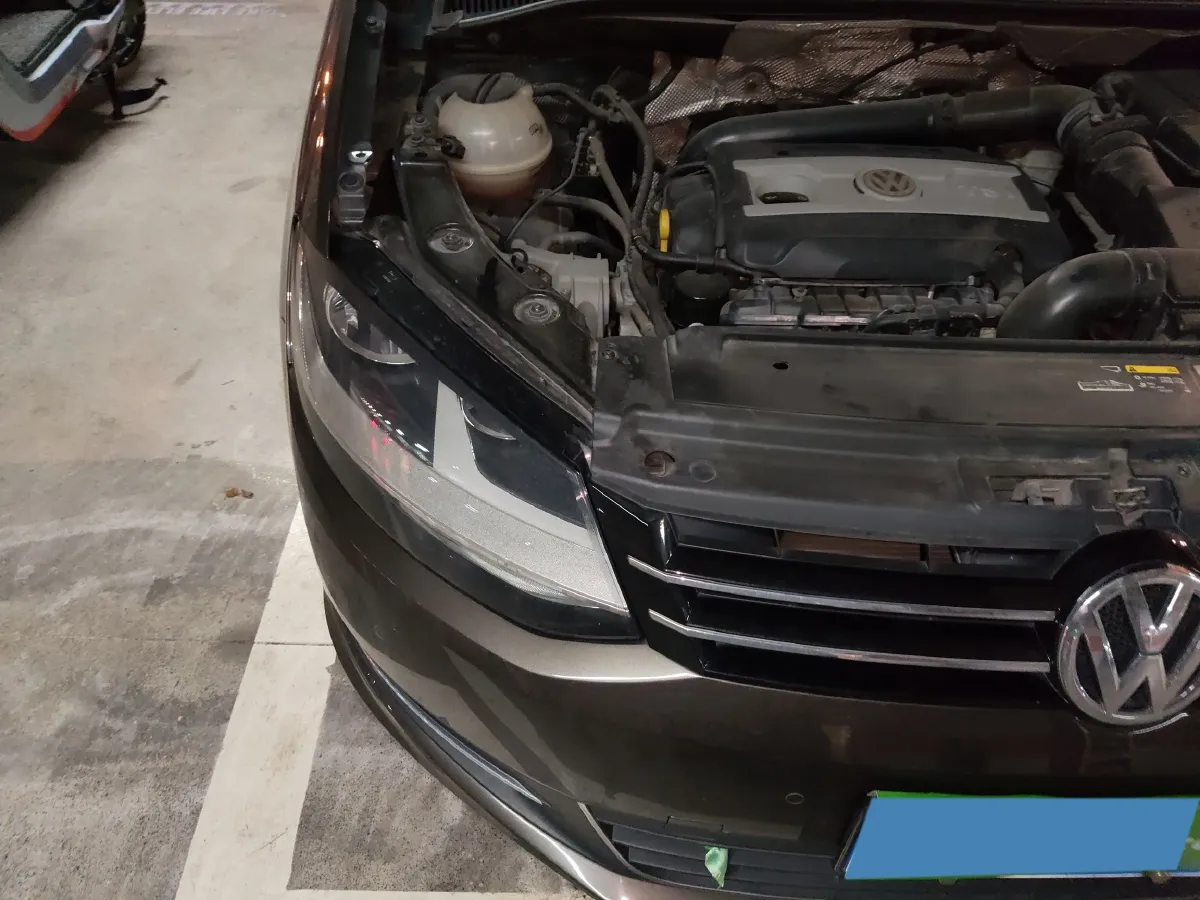 2014 Volkswagen Sharan 2.0T 200HP L4 6DCT,autocango,china used car exporter,china ev exporter,chinese used car exporter,chinese used ev exporter