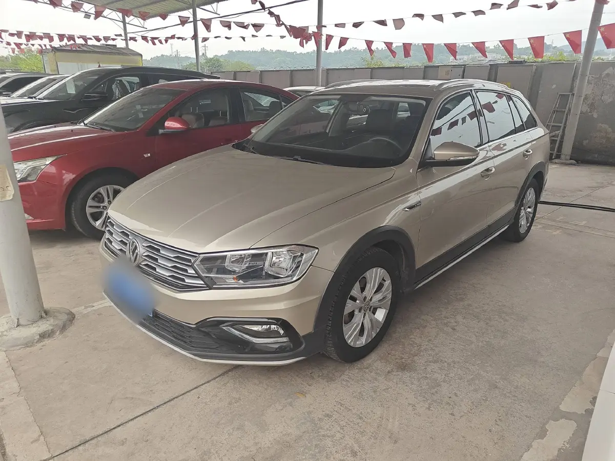 2017 Volkswagen C-Trek 1.6L 110HP L4 6AT