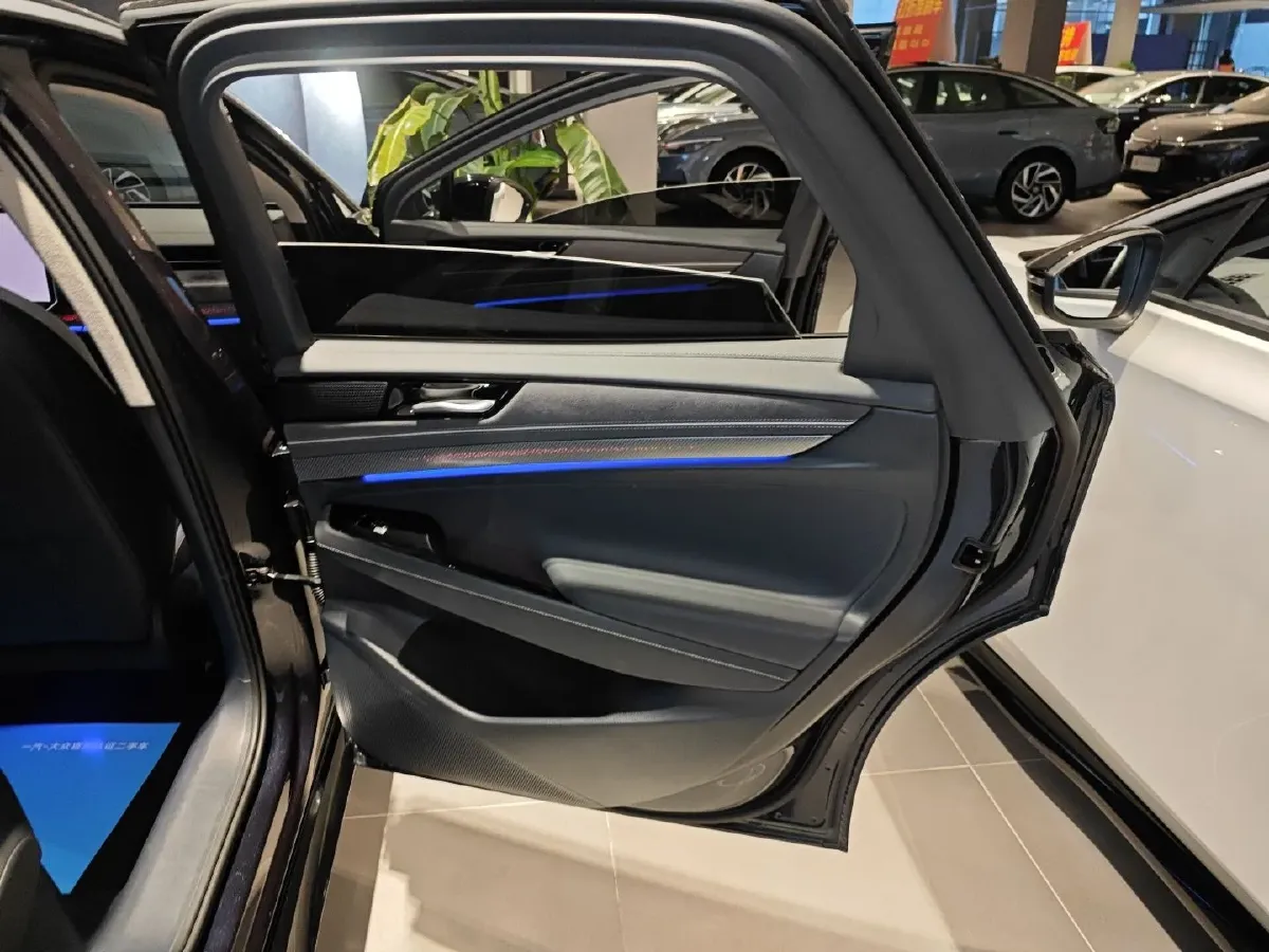 2024 Volkswagen ID.7 Vizzion BEV 84.8KWH,autocango,china used car exporter,china ev exporter,chinese used car exporter,chinese used ev exporter