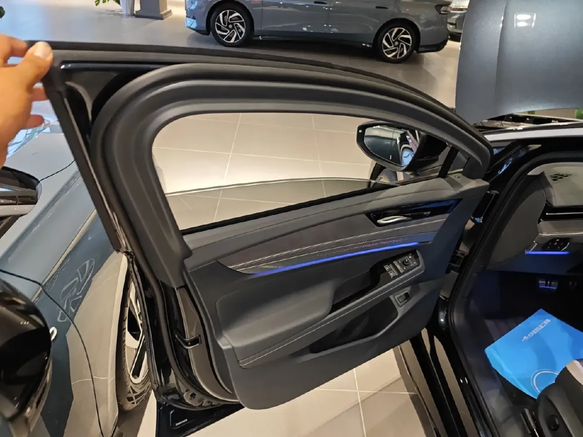 2024 Volkswagen ID.7 Vizzion BEV 84.8KWH,autocango,china used car exporter,china ev exporter,chinese used car exporter,chinese used ev exporter