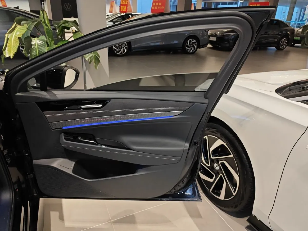 2024 Volkswagen ID.7 Vizzion BEV 84.8KWH,autocango,china used car exporter,china ev exporter,chinese used car exporter,chinese used ev exporter