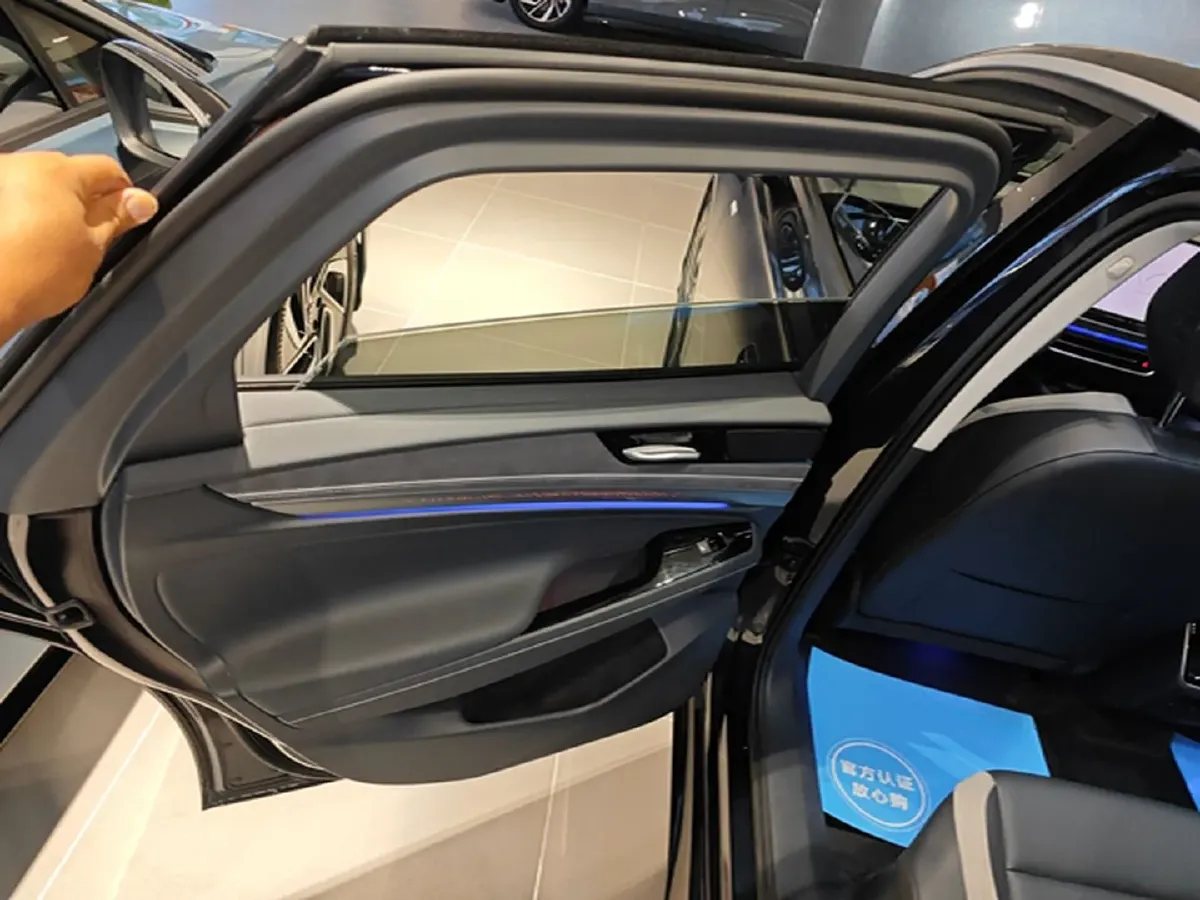 2024 Volkswagen ID.7 Vizzion BEV 84.8KWH,autocango,china used car exporter,china ev exporter,chinese used car exporter,chinese used ev exporter