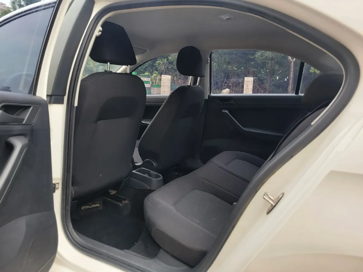 2017 Volkswagen Jetta 1.4L 90HP L4 5MT,autocango,china used car exporter,china ev exporter,chinese used car exporter,chinese used ev exporter