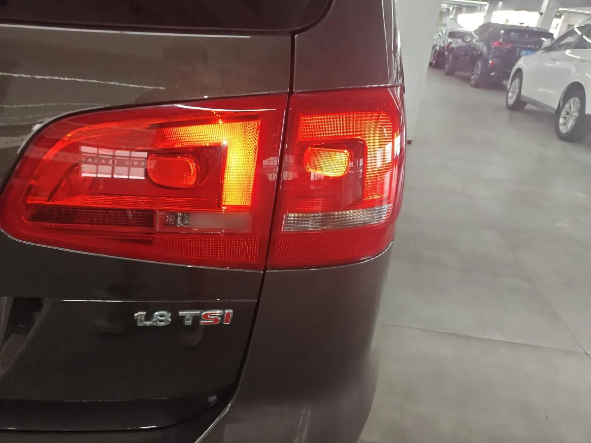 2013 Volkswagen Sharan 1.8T 160HP L4 6DCT,autocango,china used car exporter,china ev exporter,chinese used car exporter,chinese used ev exporter