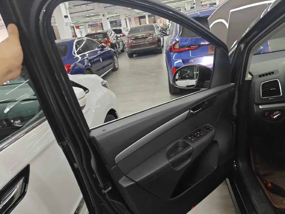 2013 Volkswagen Sharan 1.8T 160HP L4 6DCT,autocango,china used car exporter,china ev exporter,chinese used car exporter,chinese used ev exporter