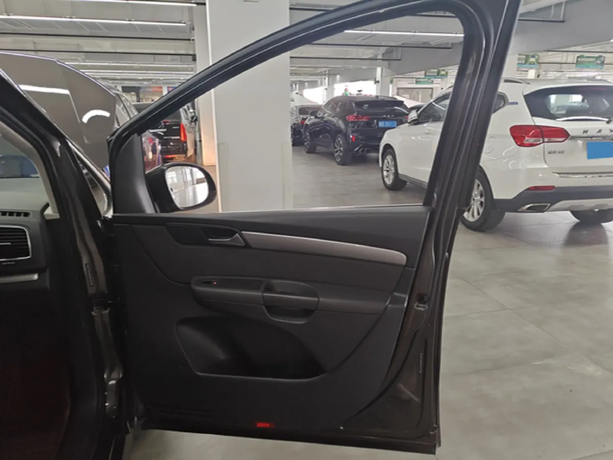 2013 Volkswagen Sharan 1.8T 160HP L4 6DCT,autocango,china used car exporter,china ev exporter,chinese used car exporter,chinese used ev exporter