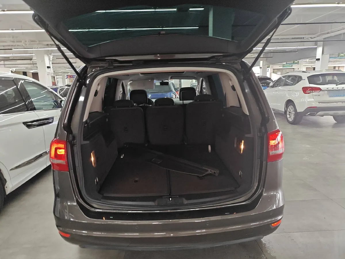 2013 Volkswagen Sharan 1.8T 160HP L4 6DCT,autocango,china used car exporter,china ev exporter,chinese used car exporter,chinese used ev exporter