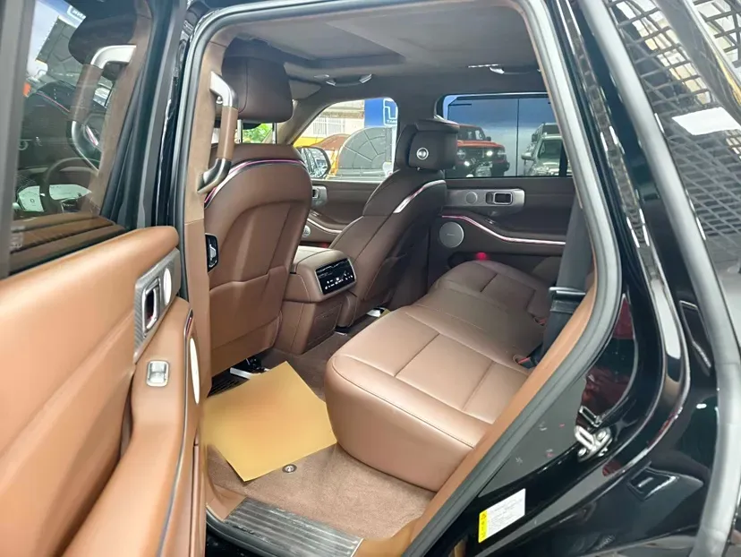 2024 Tank 700 3.0T 360HP V6 9AT PHEV 37.1KWH,autocango,china used car exporter,china ev exporter,chinese used car exporter,chinese used ev exporter