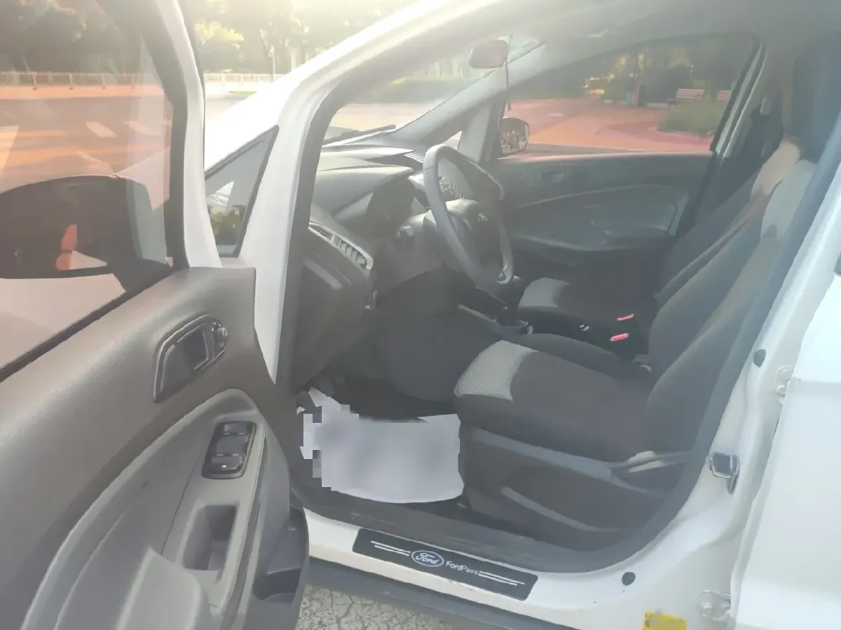 2017 Ford EcoSport 1.5L 110HP L4 5MT,autocango,china used car exporter,china ev exporter,chinese used car exporter,chinese used ev exporter