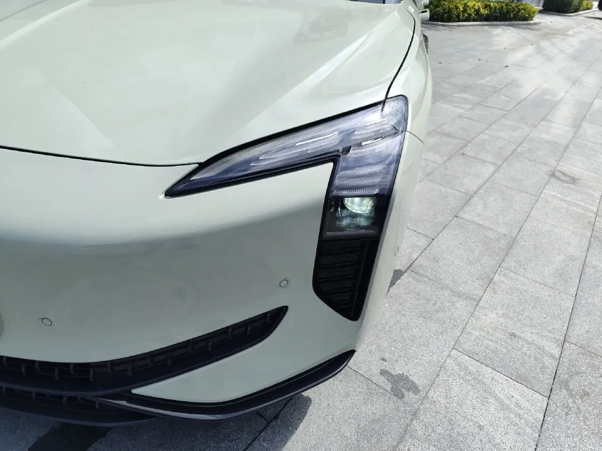 2024 HongQi EH7 BEV 85KWH,autocango,china used car exporter,china ev exporter,chinese used car exporter,chinese used ev exporter